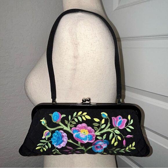 Vera Bradley Floral Print Embroidery Front
Quilt Kiss Lock Closure Shoulder Bag - Picture 1 of 9
